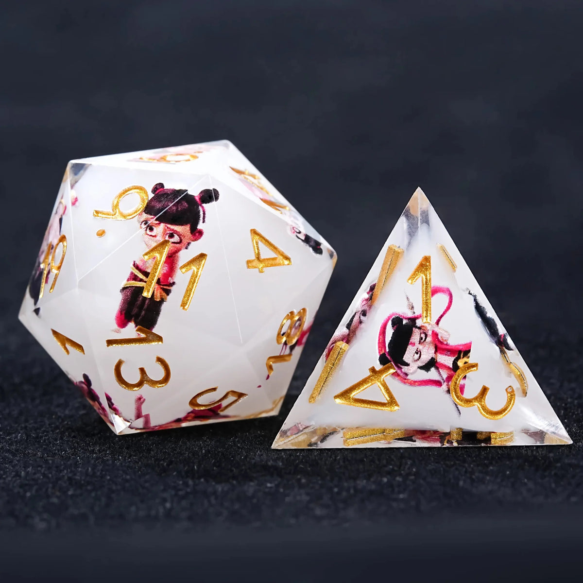 Nezha Themed Resin RPG Dice Set – Gold Numbers – Nezha-themed white resin DND D20 and D4 dice with gold numbers