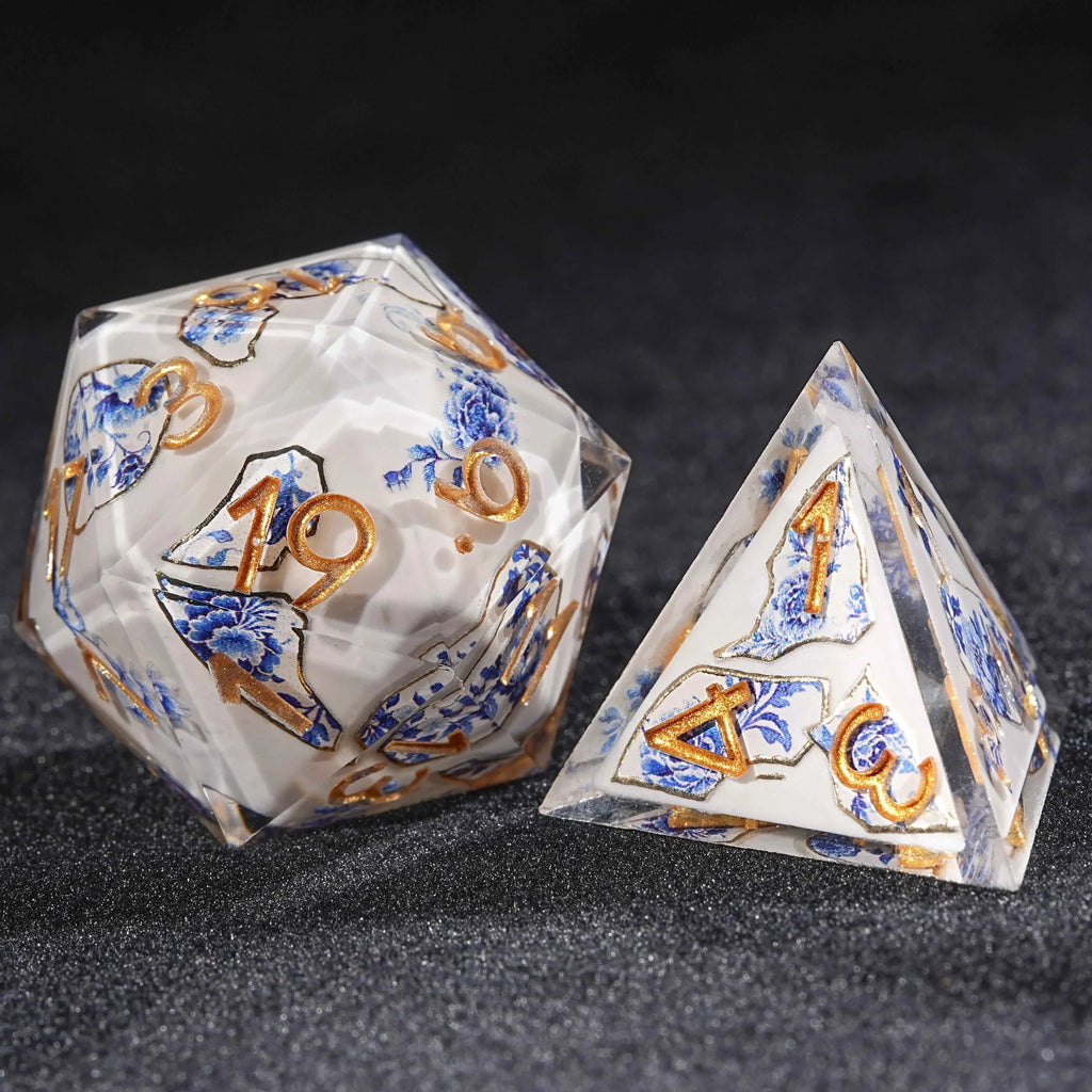 Oriental Country Resin RPG Dice Set – Transparent resin Oriental Blue and White Porcelain DND D20 and D4 dice, blue and