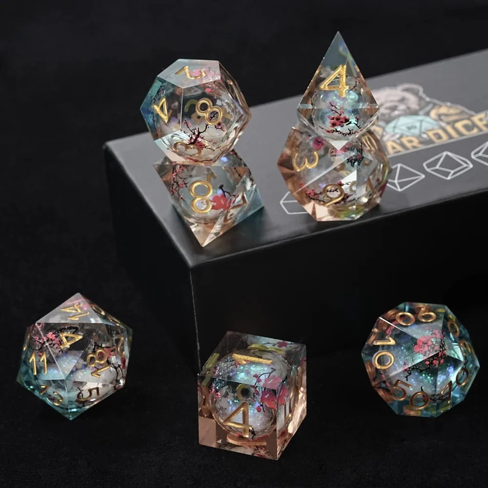 Plum Blossom Resin Sharp Edge Dice Set – Gold Numbers – Sharp - edged plum blossom resin DND dice set + gold numbers