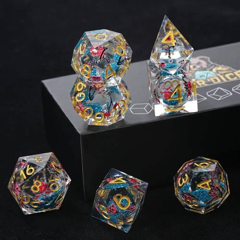 Plum Blossom Resin Sharp Edge Dice Set – Gold Numbers – Sharp - edged plum blossom resin DND dice set + gold numbers