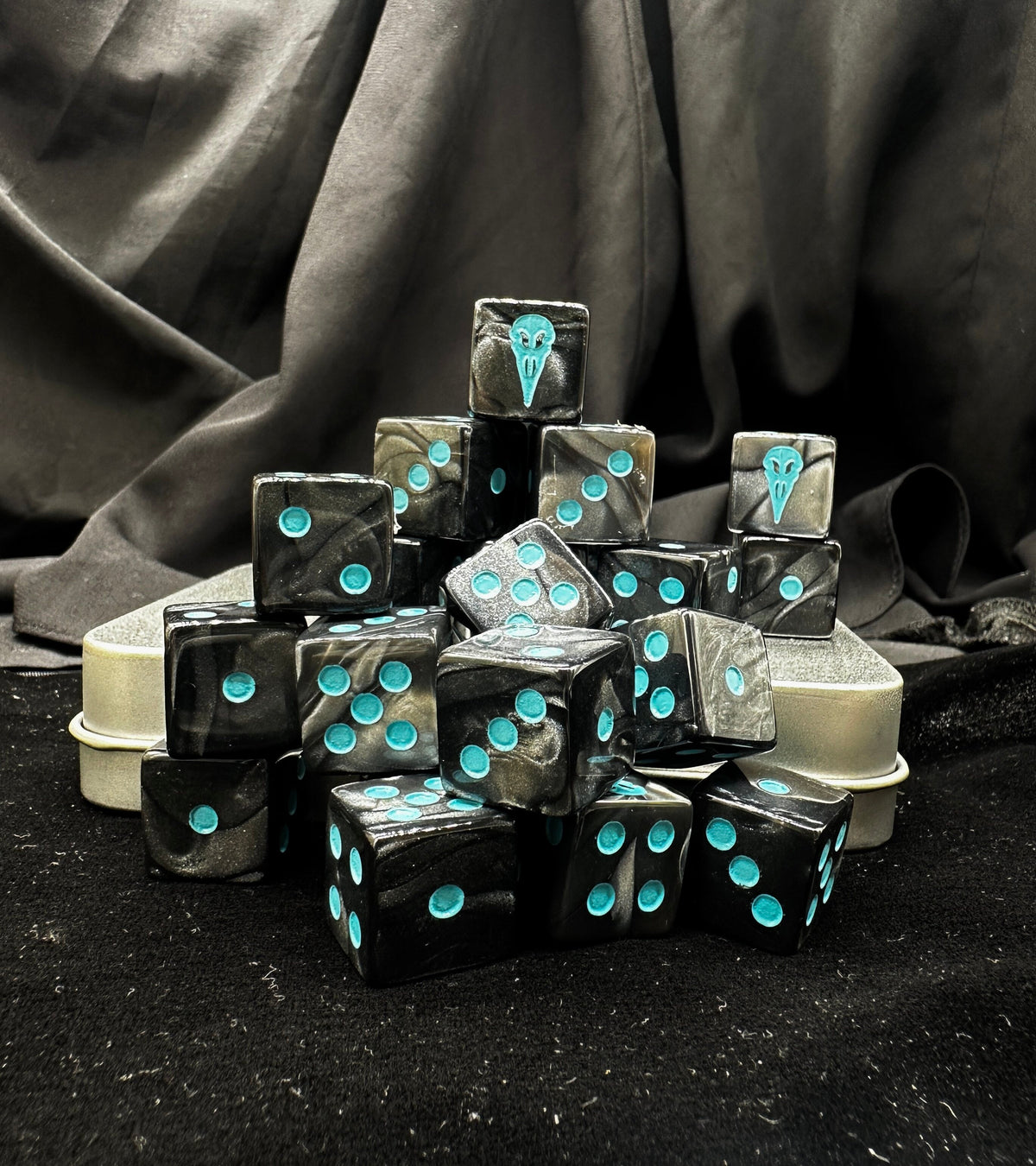 Raven Guard Acrylic D6 Dice Set – Blue Pips – alternate product view