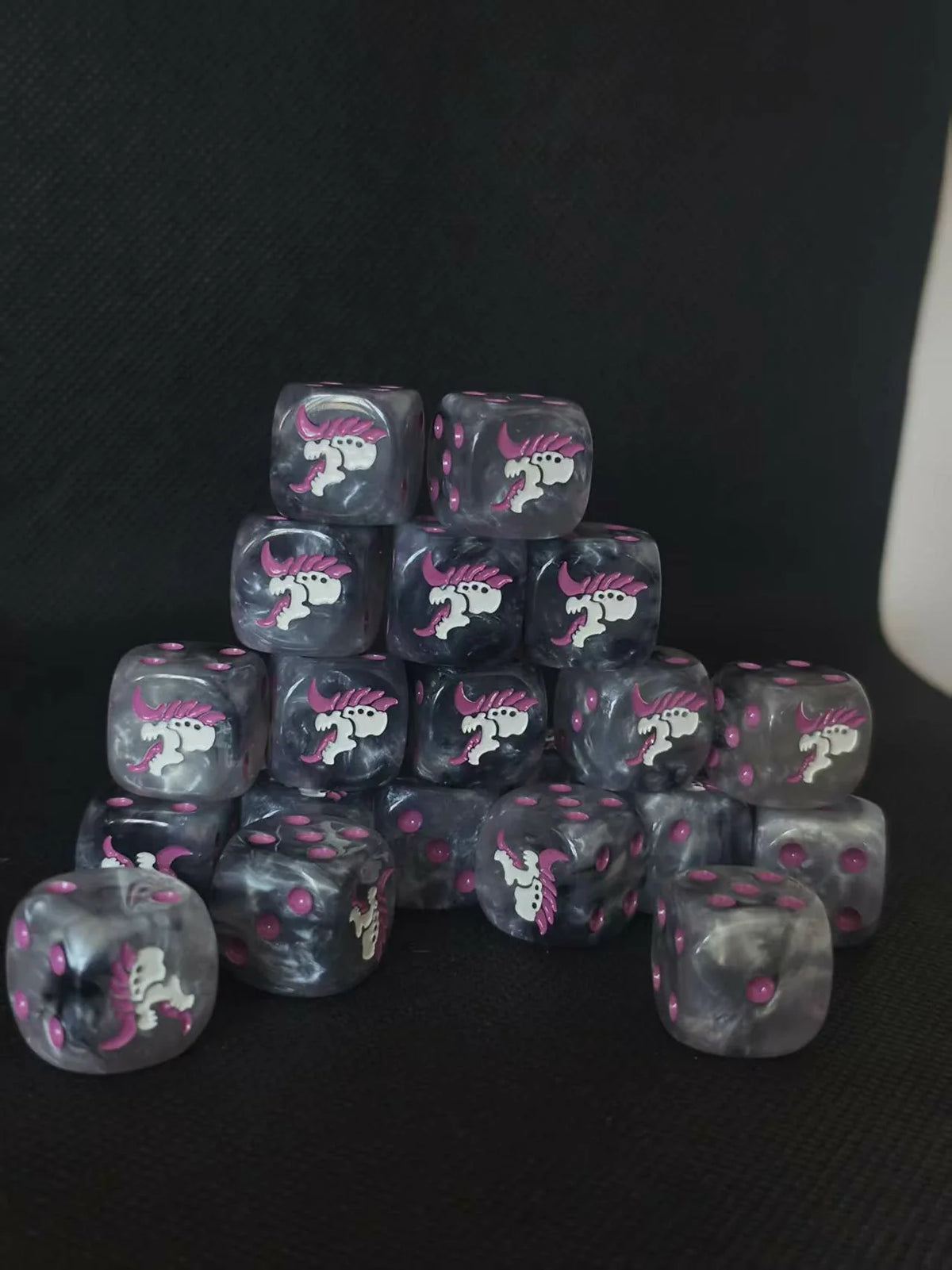 Resin D6 Dice Set – 40k Tyranids