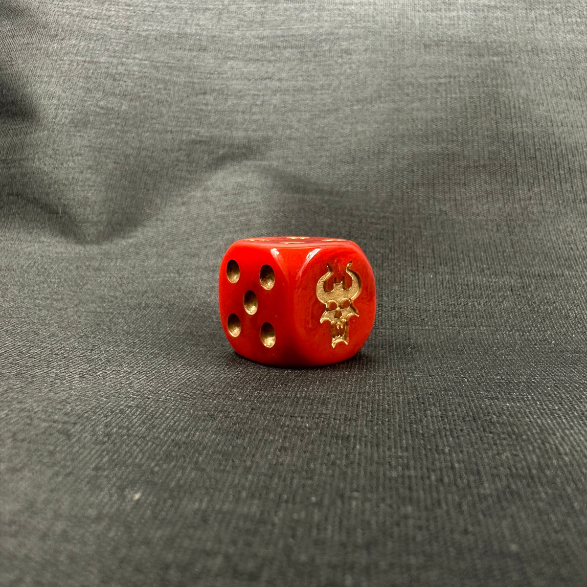 Resin D6 Dice Set – Khorne Marble – alternate product view