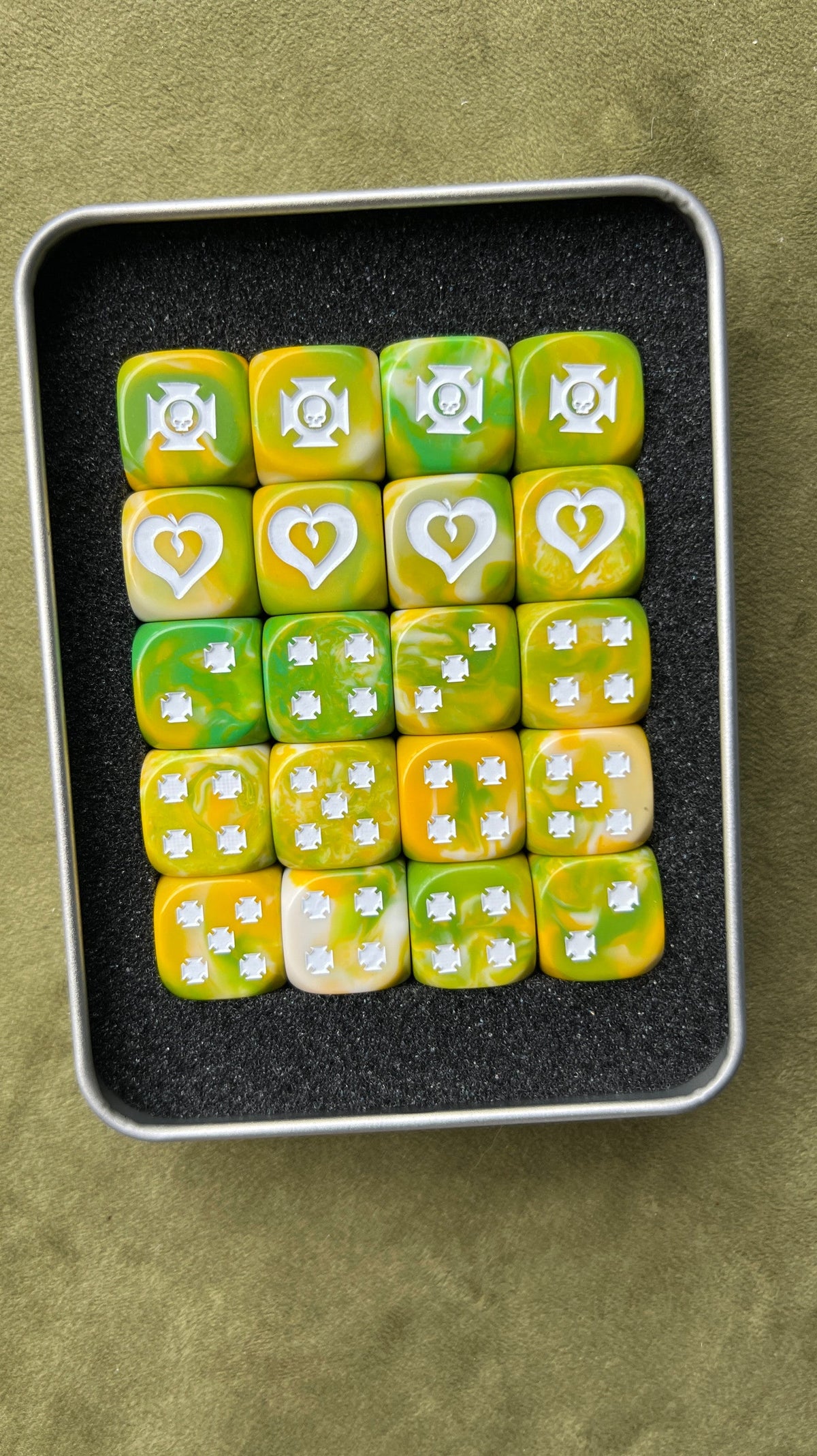 Resin D6 Dice Set – Sororitas Marble – alternate product view