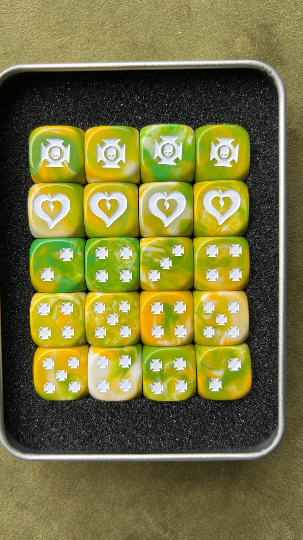 Resin D6 Dice Set – Sororitas Marble – alternate product view