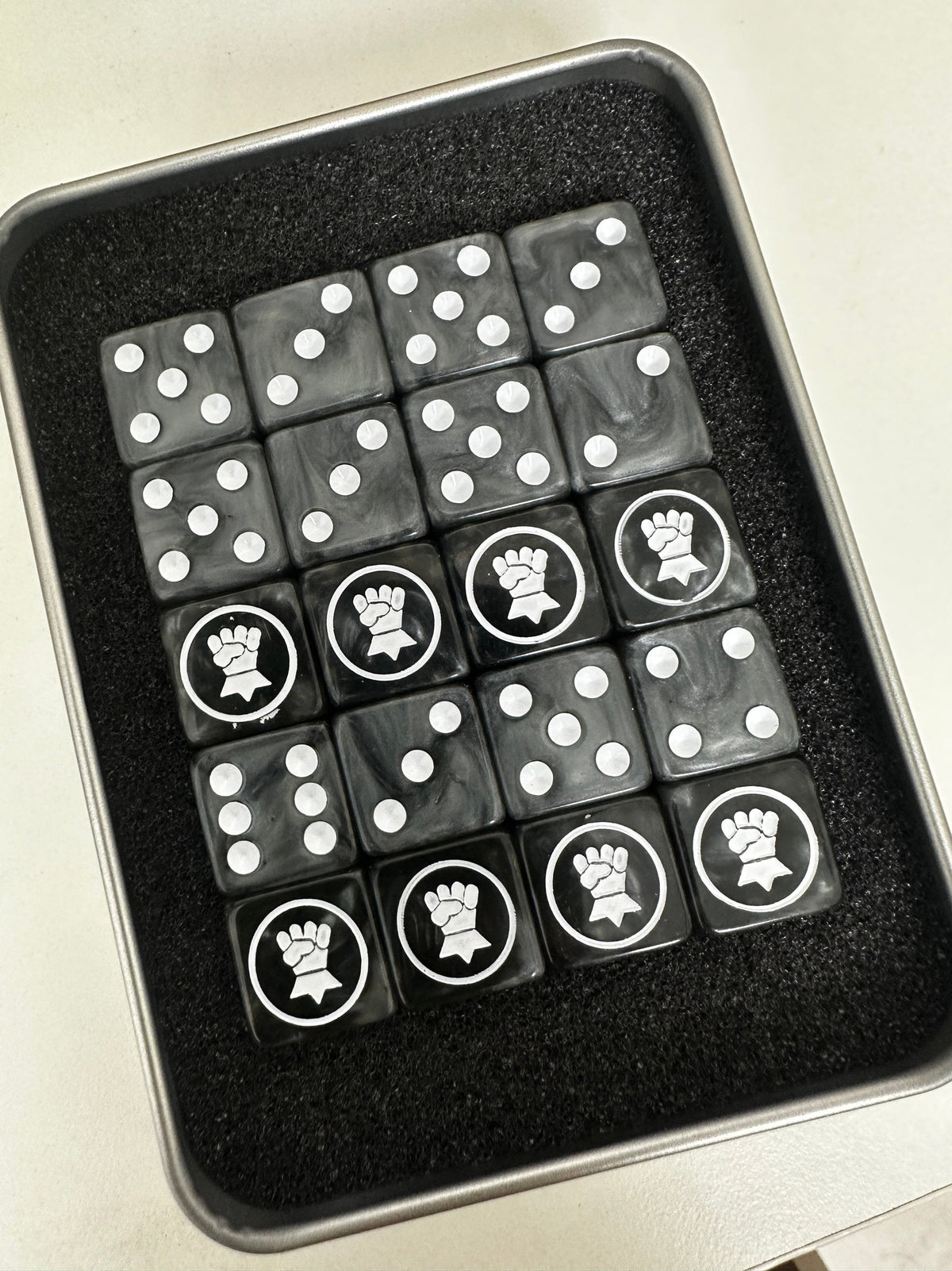 Resin D6 Dice – Swirl Pearl – alternate product view