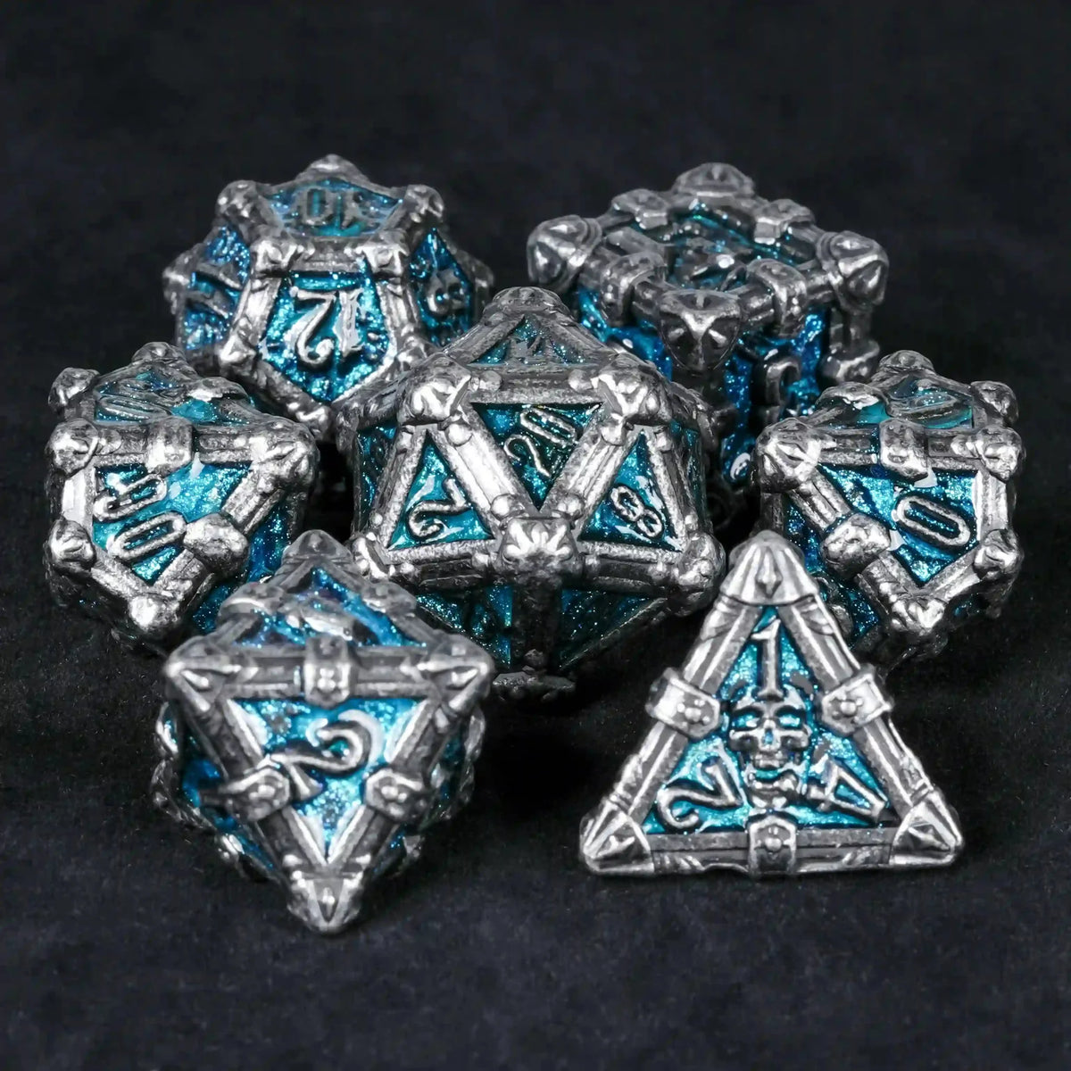 Skull Metal DND Dice Set – Antique Nickel Fluorescent Blue Skull DND Dice Set