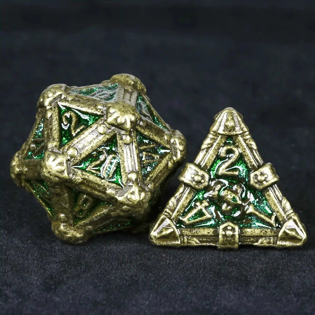 Skull Metal DND Dice Set – Bronze metallic fluorescent green skull DND D20 and D4 dice