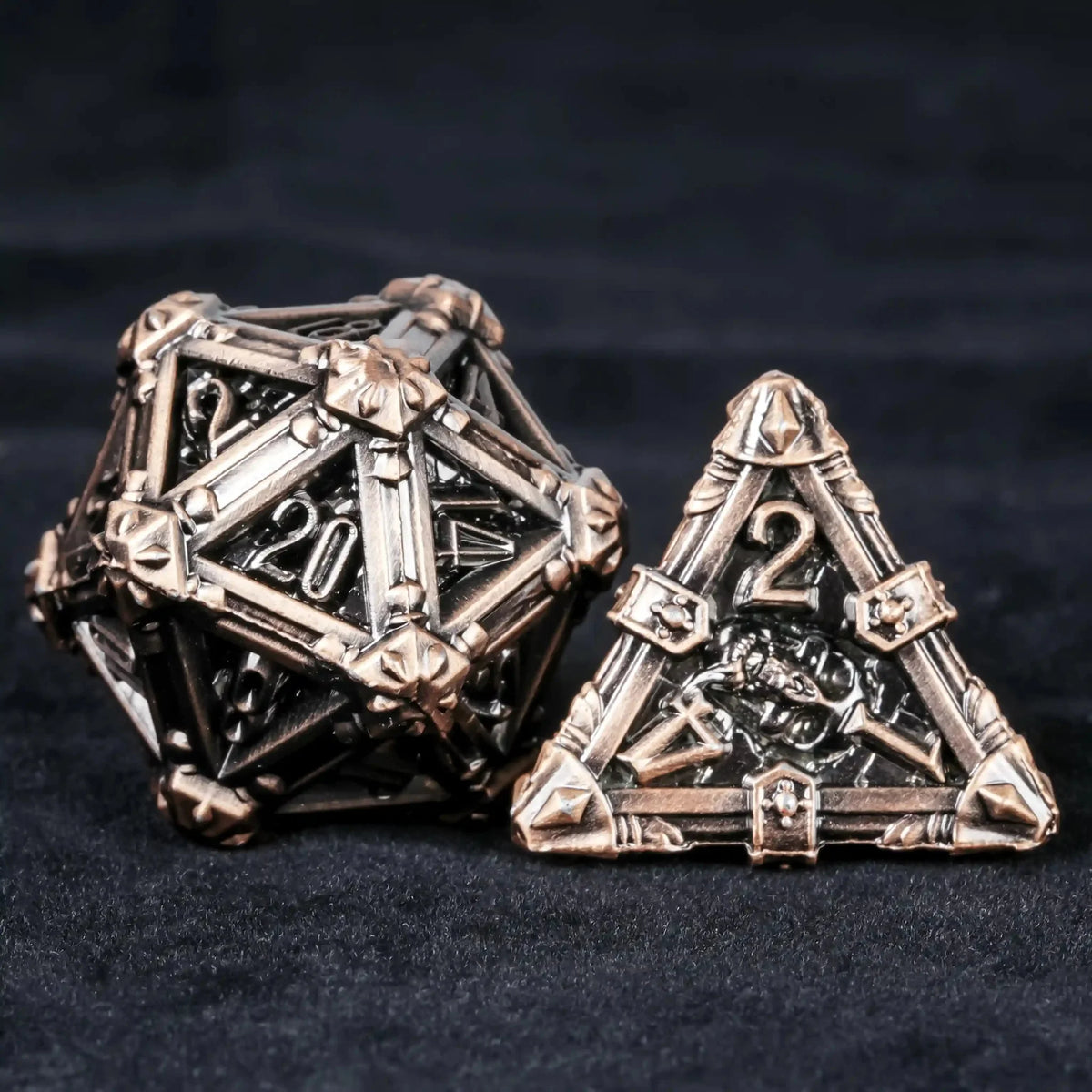 Skull Metal DND Dice Set – Copper Skull DND D20 and D4 Dice