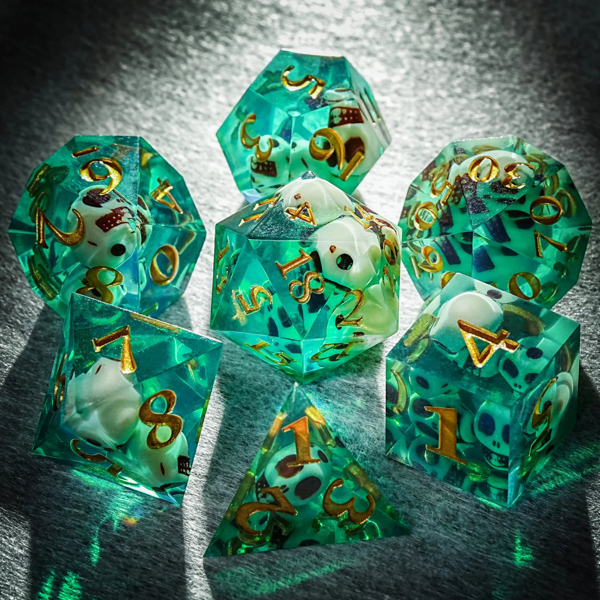 Skull Resin RPG Dice Set – Green skull resin dice set