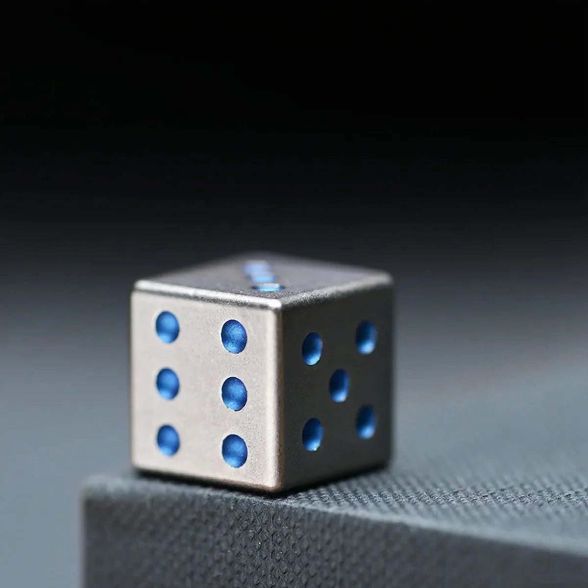 Titanium Alloy Acrylic D6 Dice – DND dice titanium alloy solid D6 dice creative table game dice