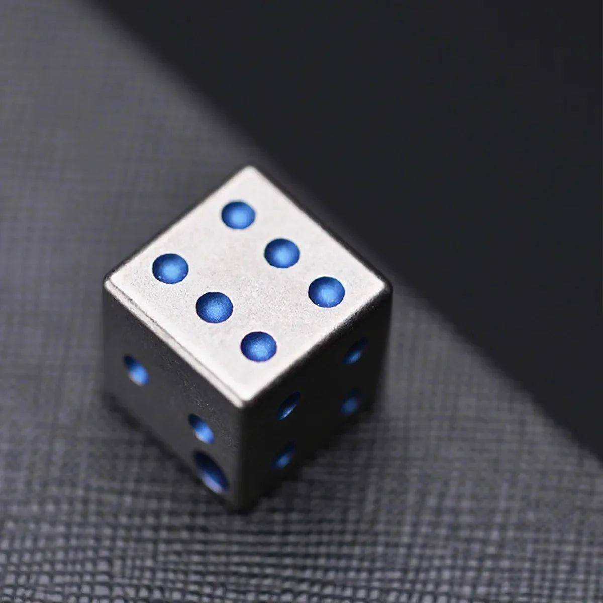 Titanium Alloy Acrylic D6 Dice – DND dice titanium alloy solid D6 dice creative table game dice