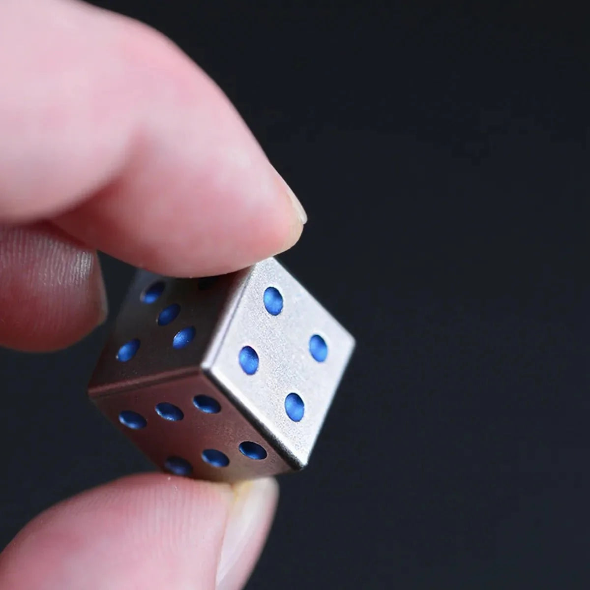 Titanium Alloy Acrylic D6 Dice – DND dice titanium alloy solid D6 dice creative table game dice