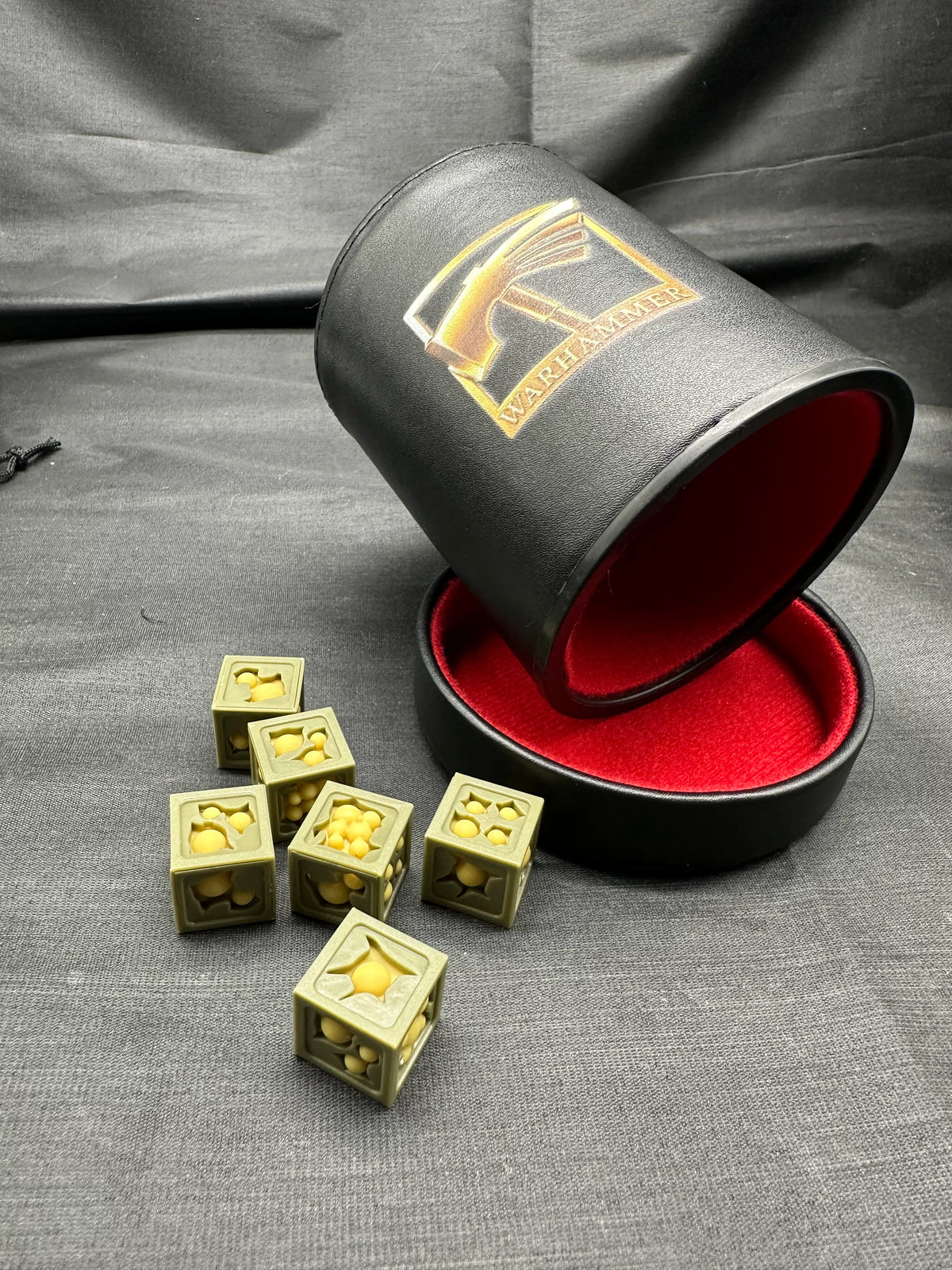 Warhammer 40K Dice Box – Leather – Warhammer 40k Dice Shaker AOS Leather-Faced Dice Shaker Storage Fairness Inner