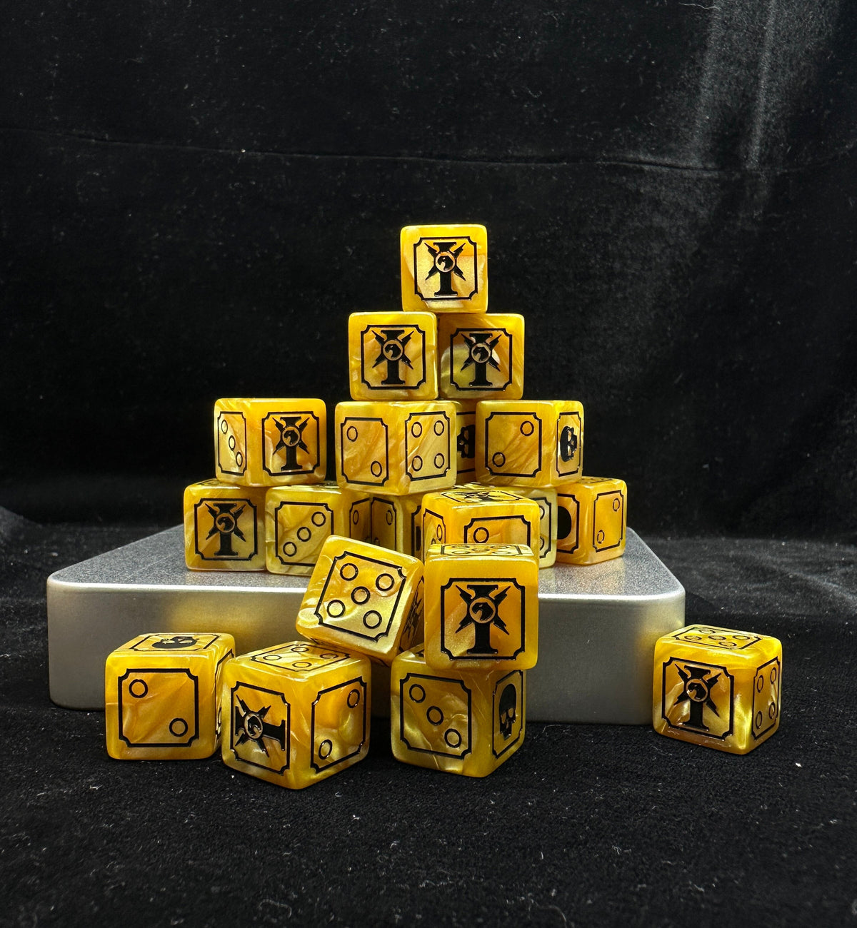 Acrylic D6 Dice – Swirl Pearlescent – Warhammer 40K Imperial Guard Yellow Acrylic D6 Dice Set of 10 — Pyramid Display