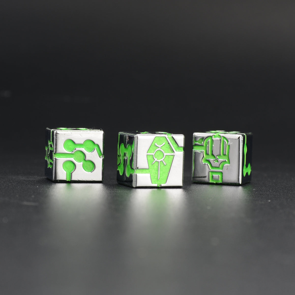 Metal D6 Dice – Necron Fluorescent – Warhammer 40K Necron-Themed Green Fluorescent D6 Dice three dice front view