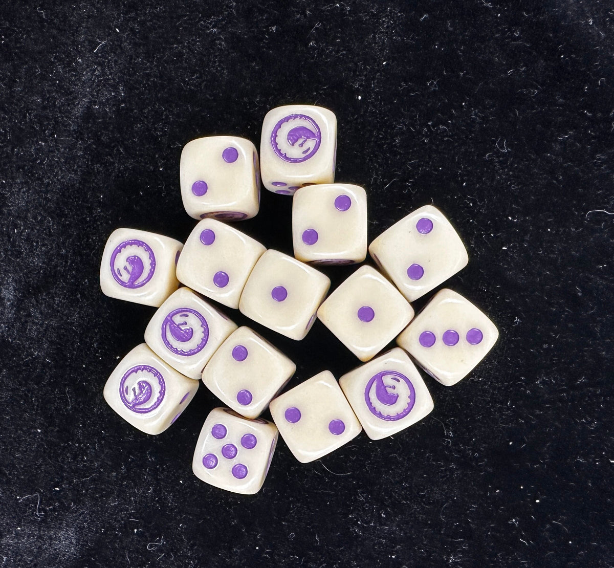 Warhammer Tyranid Acrylic D6 Dice Set – alternate product view